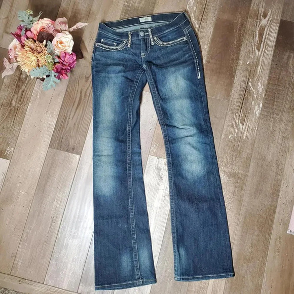 daytrip Leo Bootcut Dark Wash Faded Low Rise Studded Women's Jeans Size 25L - Picture 1 of 14